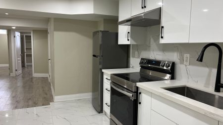 For Lease - 1008 Wrenwood Drive Unit# (2 Bdrm Unit), Oshawa, Ontario - Photo 2