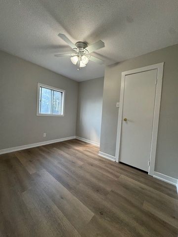 236 Tiffin Street - Photo 4