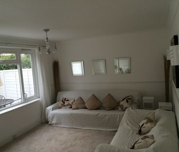 3 Bed Terraced House, Morris House, SW4 - Photo 1