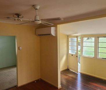 35 Margaret Street, Allenstown, Qld 4700 - Photo 2