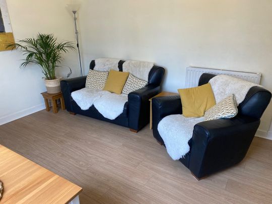 2 Bed Flat, Pilton Avenue, EH5 - Photo 1