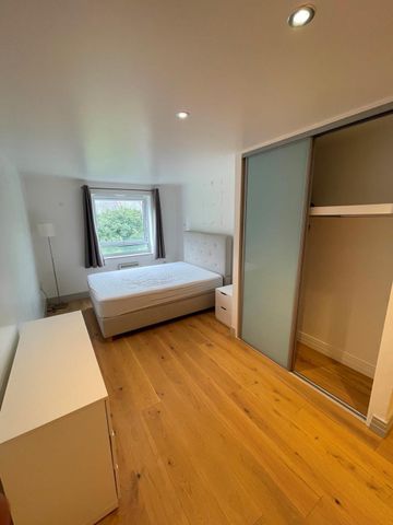 2 Bed Flat, Stanton House, SE16 - Photo 2