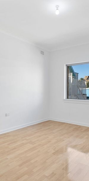 Convenient Living in the Heart of Cronulla! - Photo 1