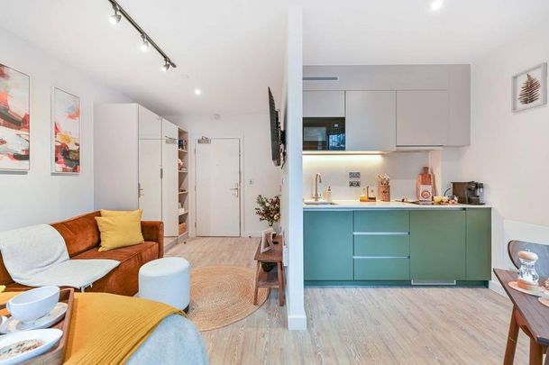 Studio to rent - Photo 1