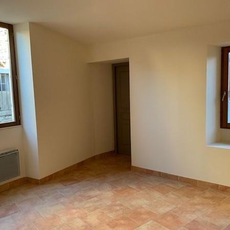 Location Appartement 3 pièces 67m² LES VANS 07140 - Photo 3