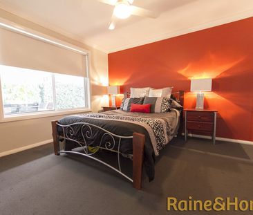 Great size family home - Photo 5