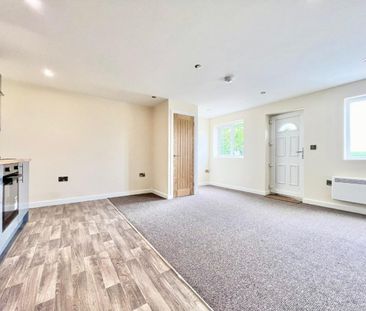 2 bedroom Flat To Let - Photo 5