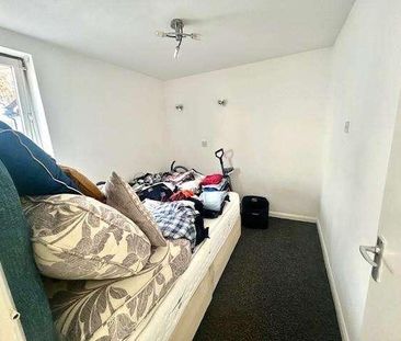 The Avenue, Sunbury-on-thames, TW16 - Photo 2