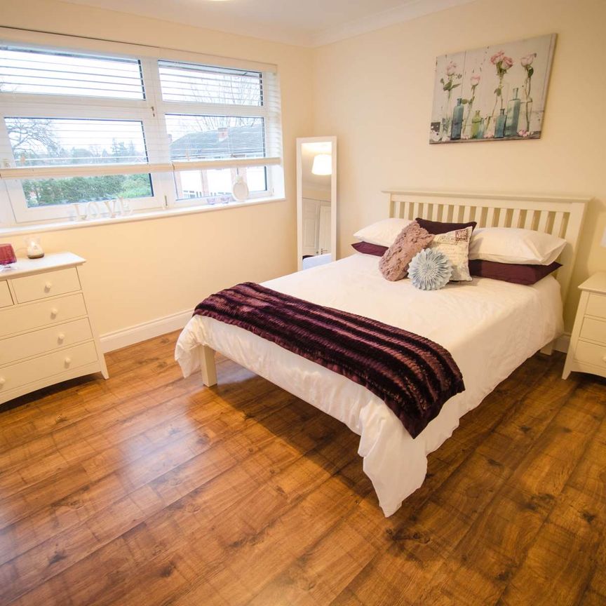 Double Room | 7min walk to Town & Station - Photo 1