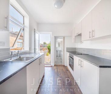 3 bedroom terraced house to rent - Photo 4