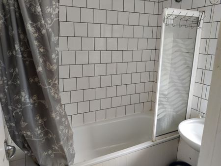 4 bedroom House - SPRING GLEN, Student Accomodation - Photo 5