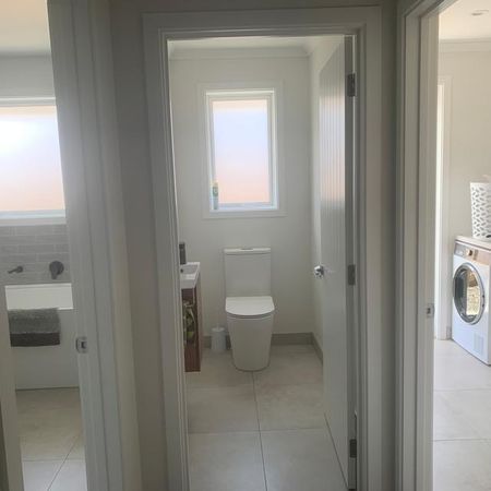 Executive Family Home - Photo 3