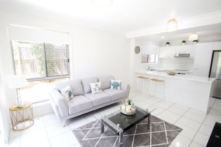 RENOVATED AND FULLY FURNISHED SPACIOUS TOWNHOUSE WITH VIEWS IN THE PACIFIC PARKSIDE COMPLEX!! - Photo 3