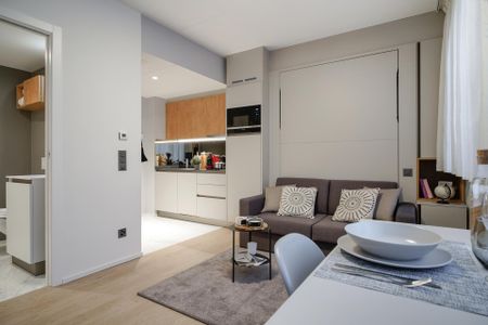 Kürzlich renoviert und eingerichtet - Photo 2