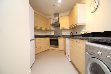 1 bedroom flat to rent - Photo 2