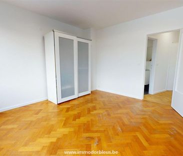 LIÈGE – Bel appartement rénové 1 chambre + terrasse - Loyer: 685,00... - Photo 2