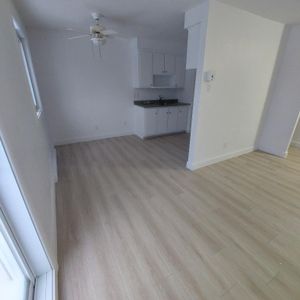 Petit logement 4 1/2 à louer - Photo 2