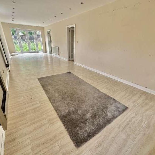 St. Marys Avenue North, Southall, UB2 - Photo 1