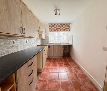 Limehurst Avenue, Finchfield, Wolverhampton - Photo 3