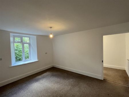 4 bedroom detached house to rent - Photo 4