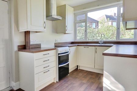 3 bedroom semi-detached house to rent - Photo 3