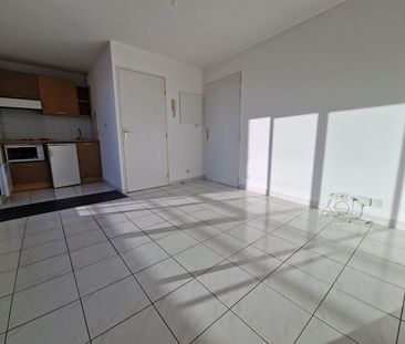 Location Appartement 2 pièces 26m² - Photo 2