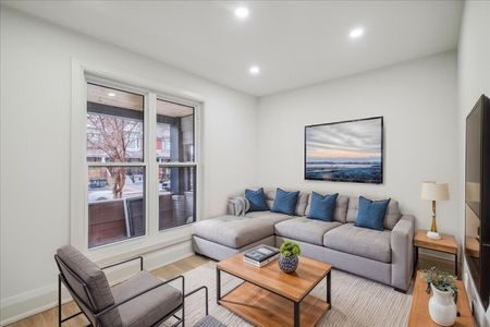 For Lease - 202 Perth Avenue Unit# Main, Toronto, Ontario - Photo 2