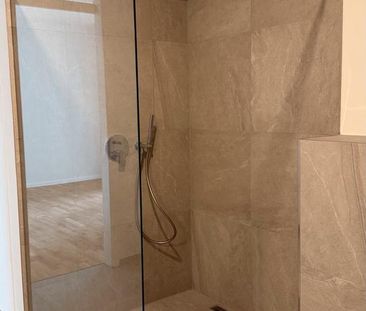 Neubau & Erstbezug: helle und ruhige 2-Zimmerwohnung mit Balkon - Photo 4