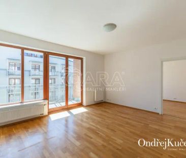 Byt 2+kk s velkým balkonem, vlastním sklepem a možností parkování, ... - Photo 6