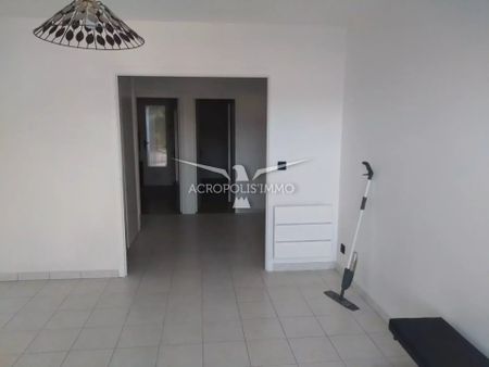 Location Appartement 4 pièces 69m² NICE 06000 - Photo 2