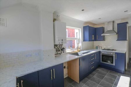 2 bedroom terraced house to rent - Photo 4