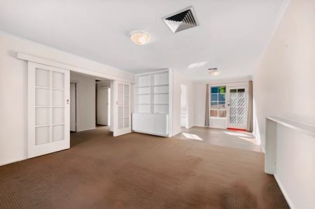 3 Bed, 1 Bath - Photo 2