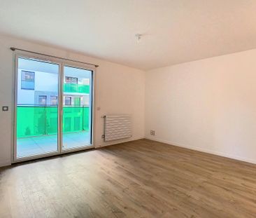 Villeurbanne : Récent T2 avec cuisine équipée, balcon et garage - Photo 2