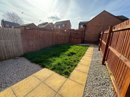 3 bedroom semi-detached house to rent - Photo 3