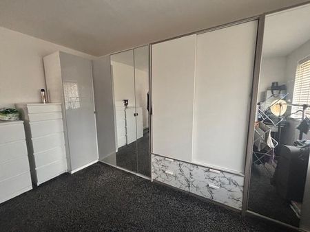 3 bedroom detached house to rent - Photo 4