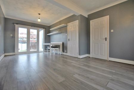 Portland Avenue, Kent, London - Photo 2