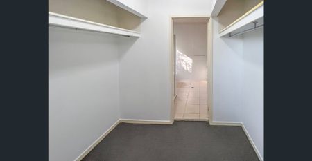 Modern Townhouse Minutes To The Beach! - Photo 4