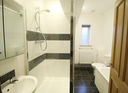 2 bedroom apartment to rent - Photo 5