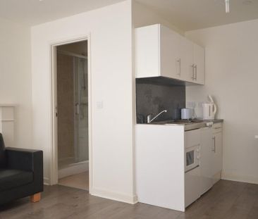 Studio to rent - Photo 2