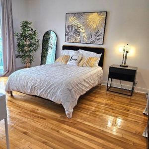 5 1/2 meuble Montreal près métro Université - Photo 2