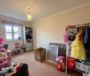 4 bedroom semi-detached house to rent - Photo 4