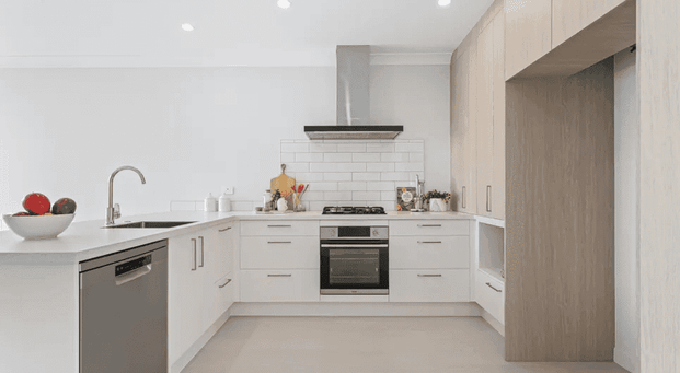 Modern 3-Bedroom Home with Courtyard in Homai - Photo 1