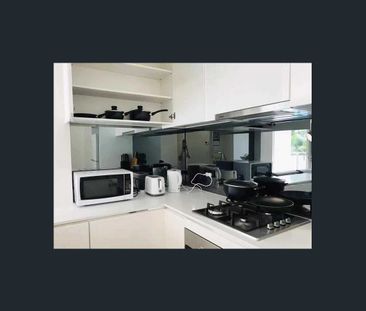 Fully Furnished 2 Bedroom Apartment closed to Westfield and Burwood Park - Photo 6