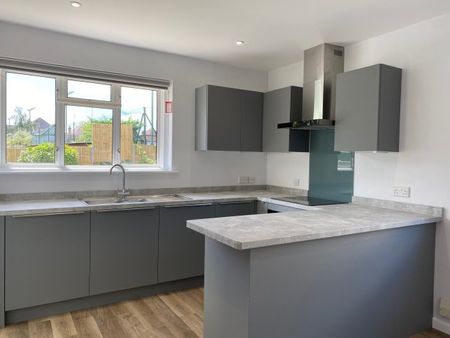 Cranbourne Close, Southampton - Photo 4