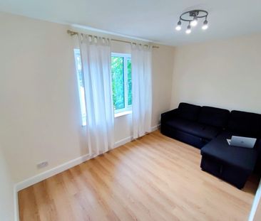 1 Bed Flat, Maldon Close, E15 - Photo 2