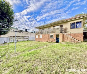 Charming Family Home - Photo 4