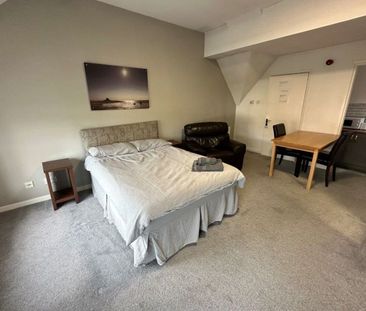 Flat 4, 51 High Street - Photo 2