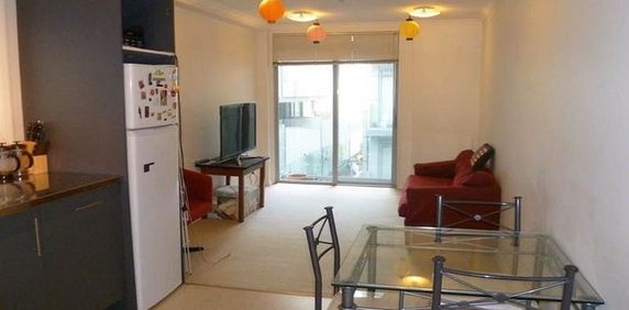 2 Bedroom Te Aro - Photo 2