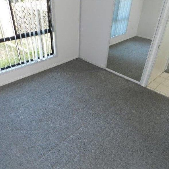 3 BEDROOM DUPLEX WITH PLENTY OF ROOM - Photo 1