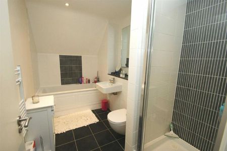 2 bedroom property to rent - Photo 2